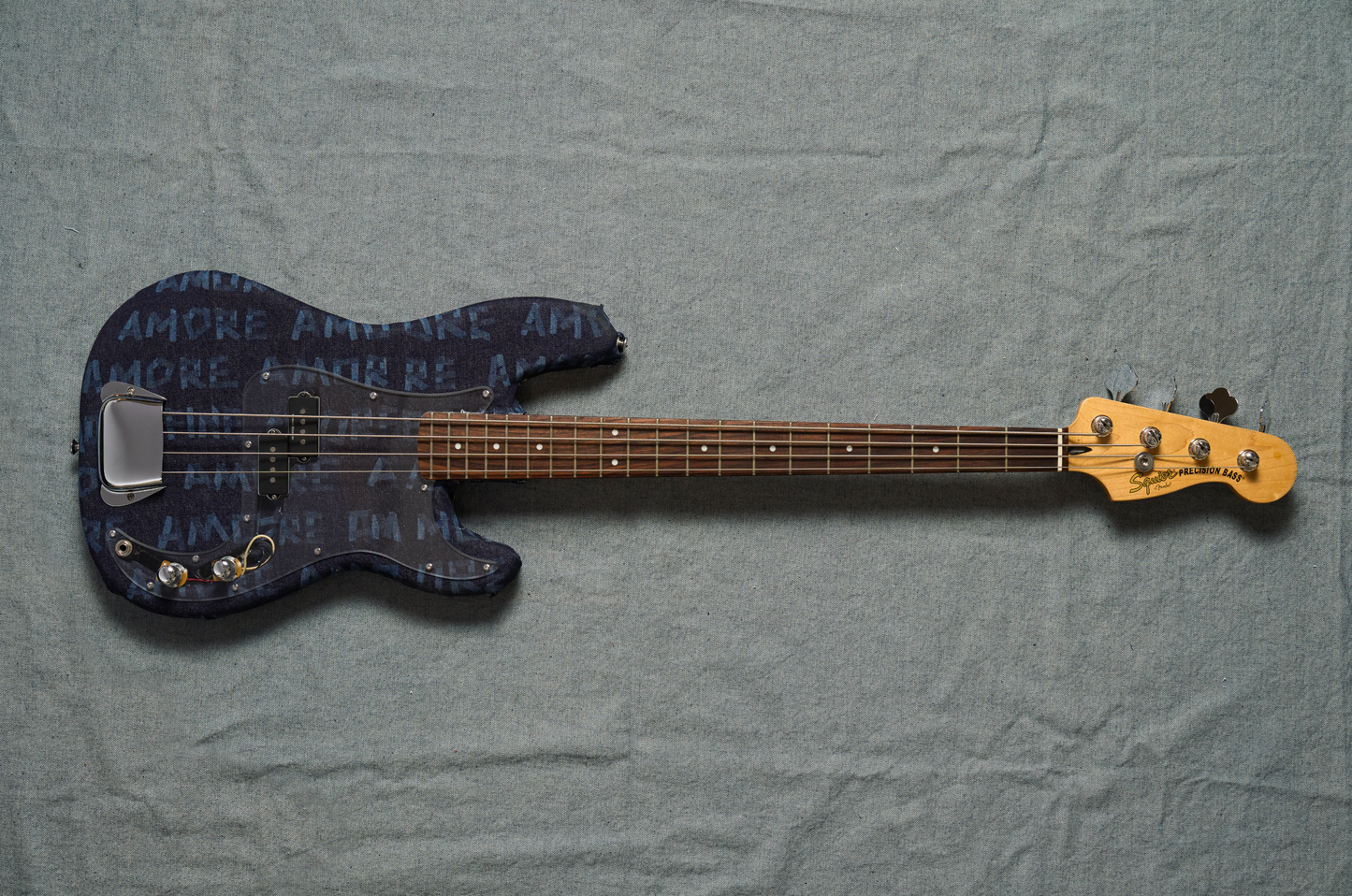 Bass "AMORE AMORE" - Denim Custom by ARCHIVE DNZ